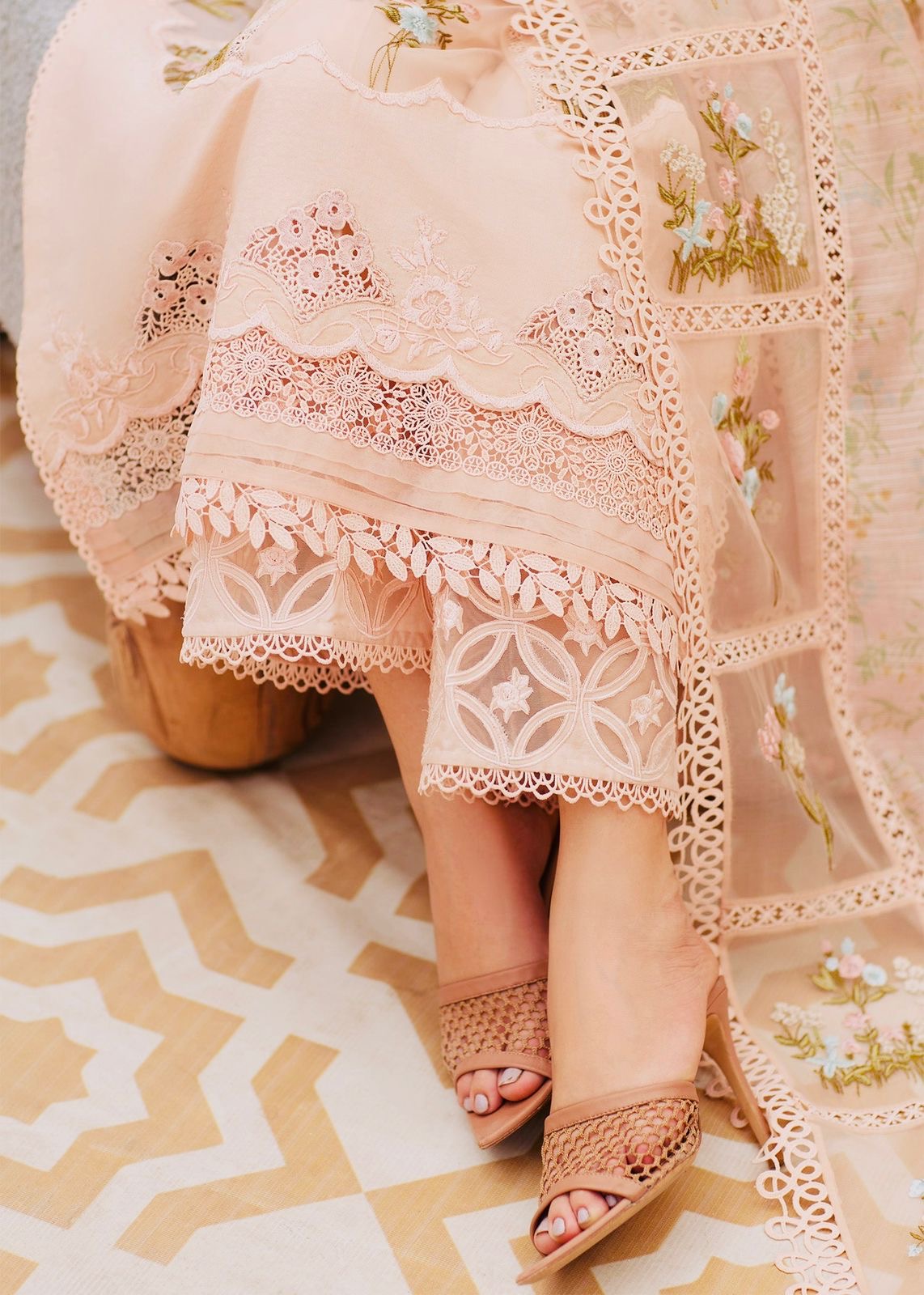 CRIMSON 3PC LAWN UNSTITCHED EMBROIDERED
Code:4030