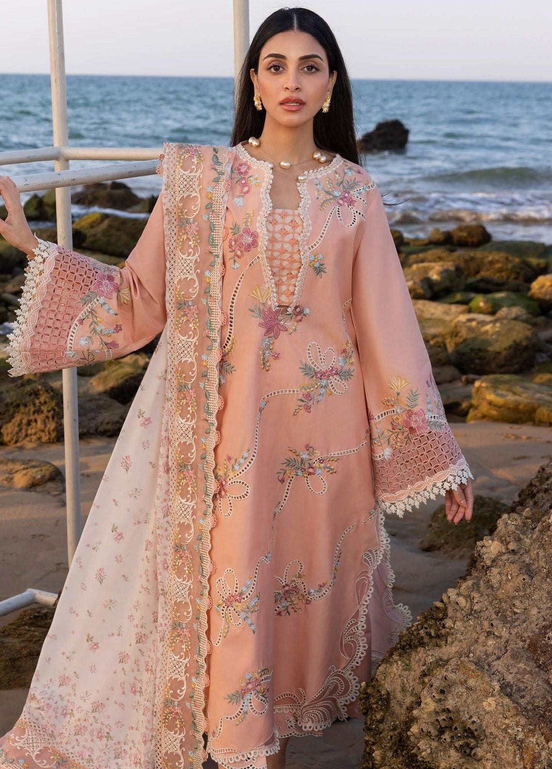 CRIMSON 3PC LAWN UNSTITCHED EMBROIDERED
Code:4028