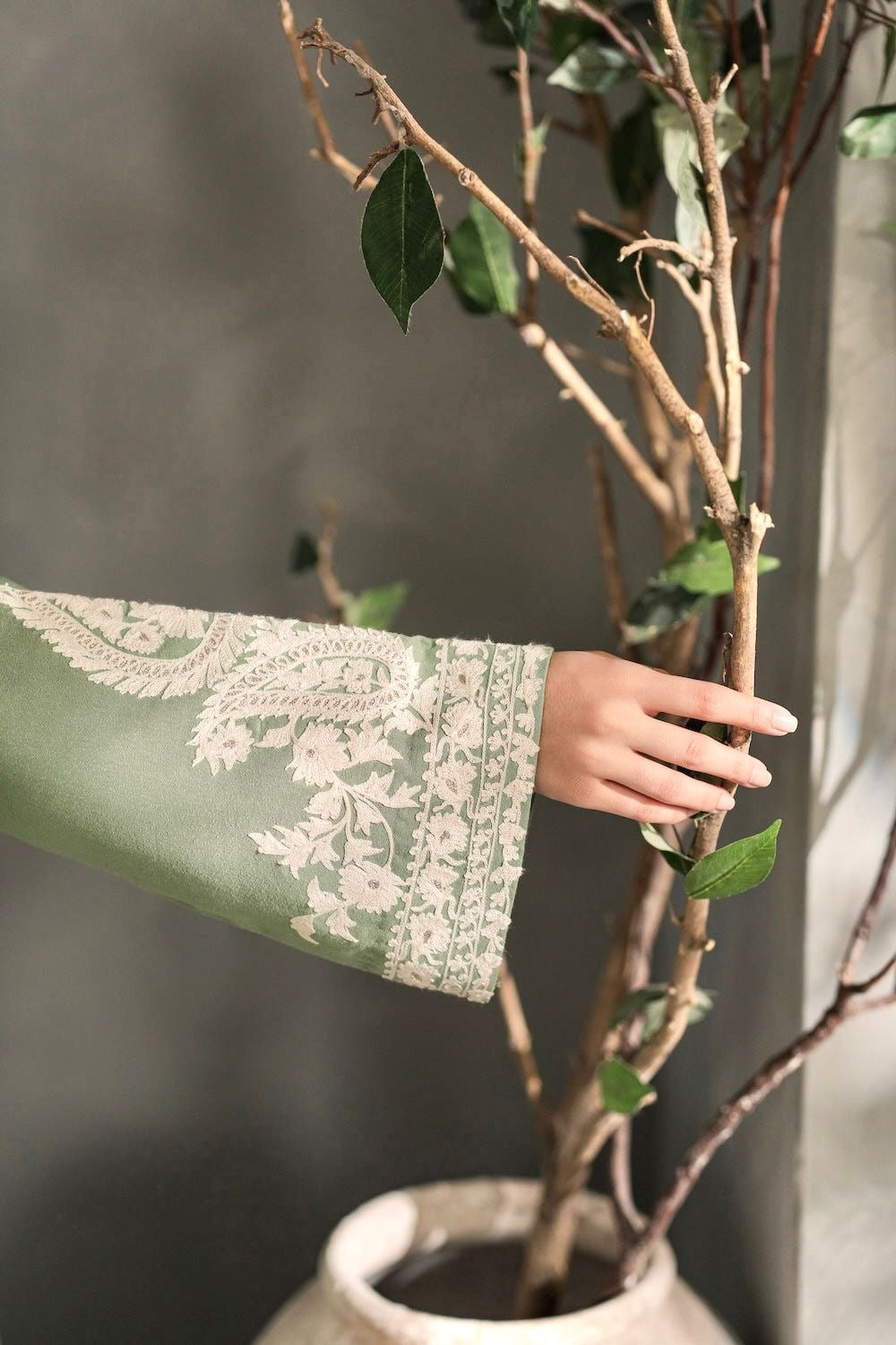 MIRANA 3PC LAWN EMBROIDERED UNSTITCHED 7306