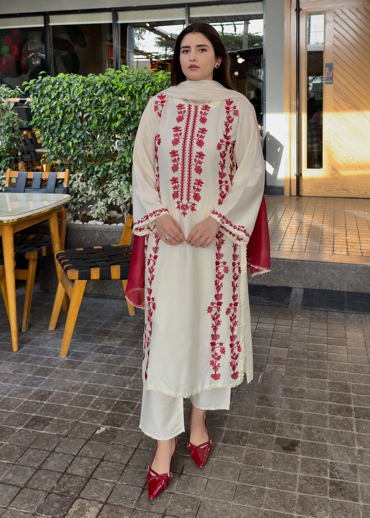 Z A R F LAWN WITH Bamber DUPATTA